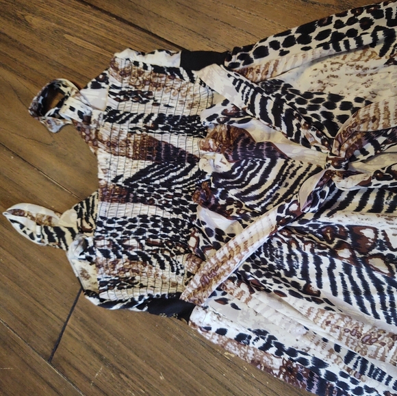 Satiny, and flowing dress in leopard brown print - Picture 3 of 5